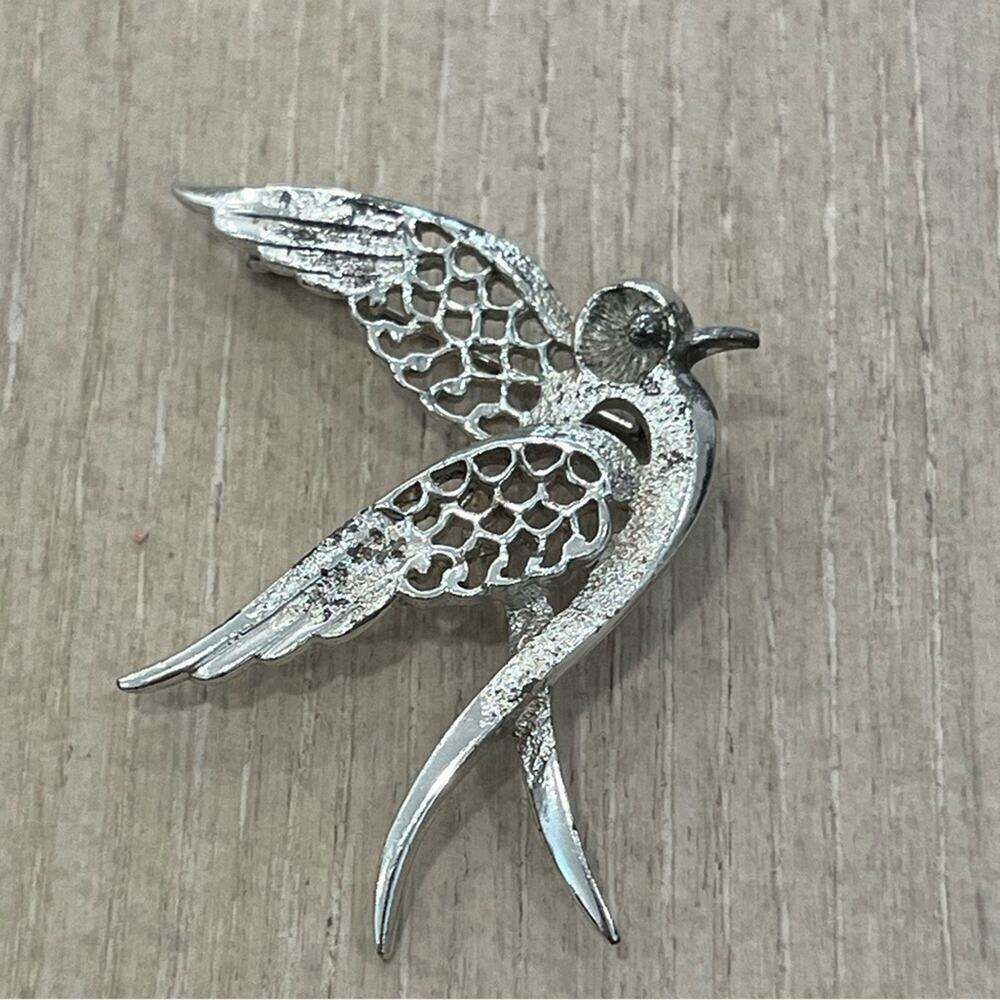 Vintage Sarah Coventry Signed Silver Tone Dove Bird Pin Brooch